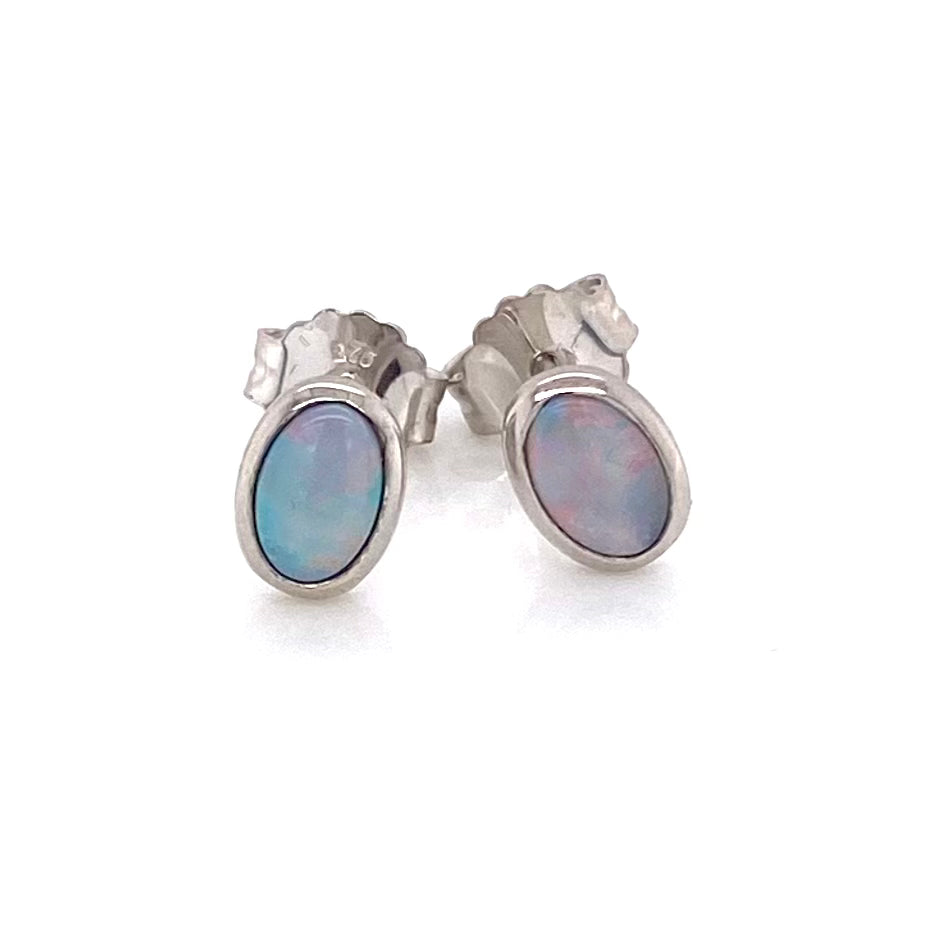 Studs - Solid opal See 297