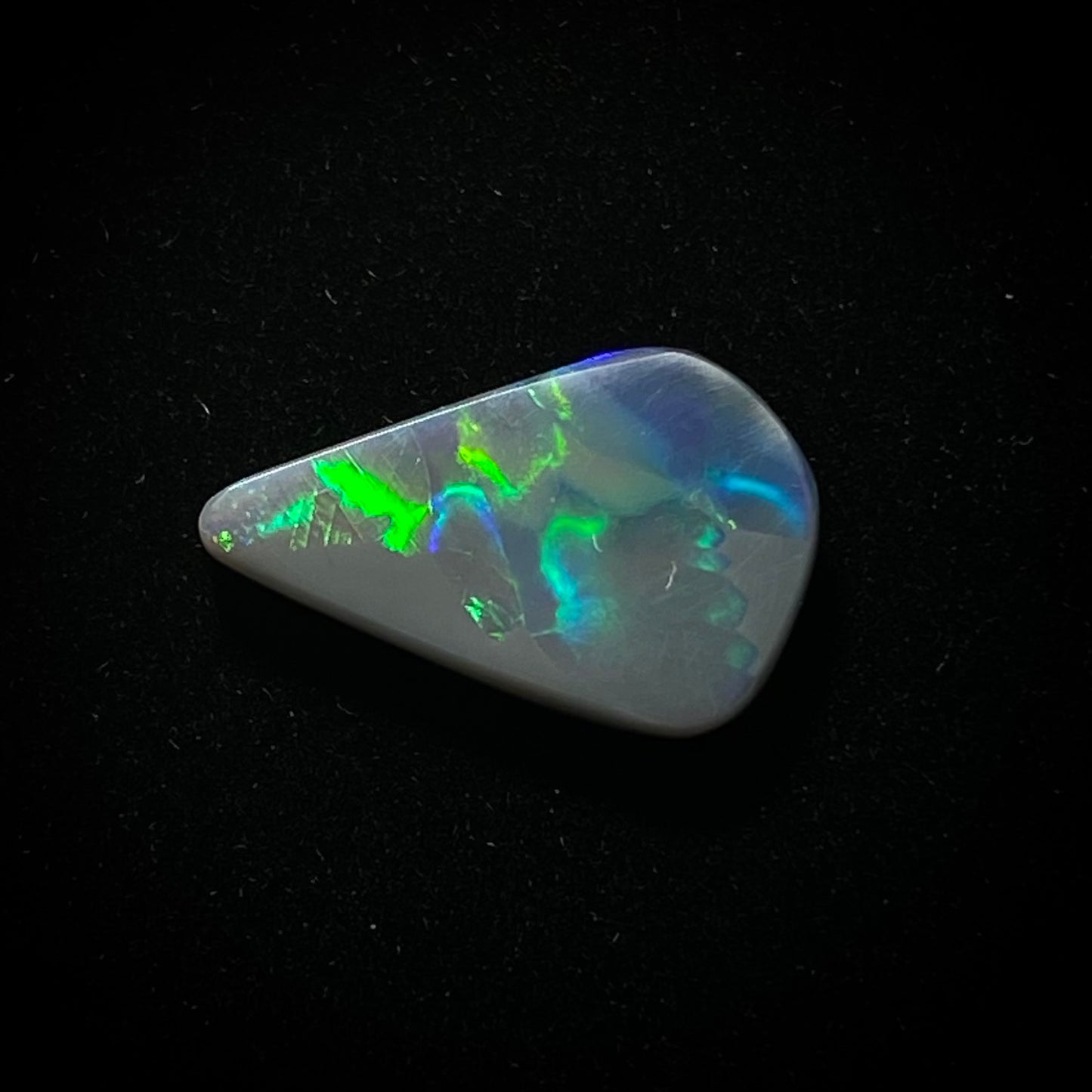 Massiver schwarzer Opal – 11294