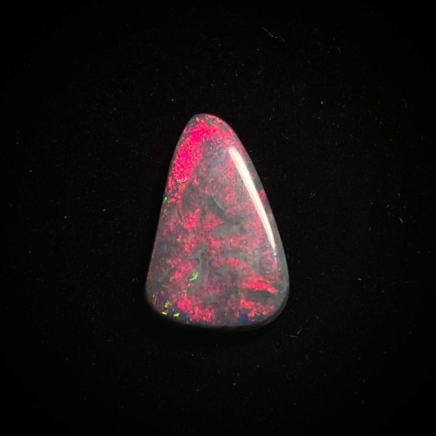 Massiver schwarzer Opal – 11332