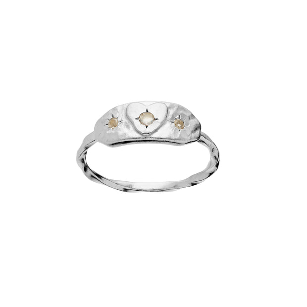 Amarit ring fra Maanesten. Sterling sølv.