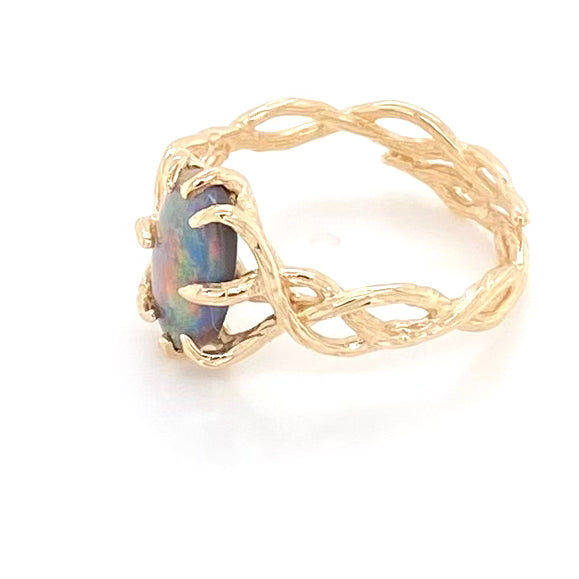 Ring med solid opal fra Australien i 14 Kt. guld. Kommer med certifikat.