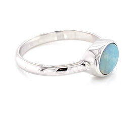 Ægte solid crystal opal fra Australien indfattet i sterling sølv.