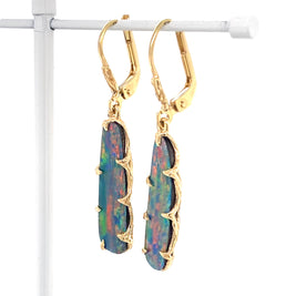 Unika ørehængere med ægte doublet opaler fra Australien indfattet i 14 karat guld.