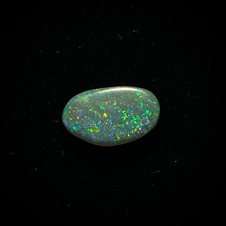 Massiver dunkler Opal - 11181