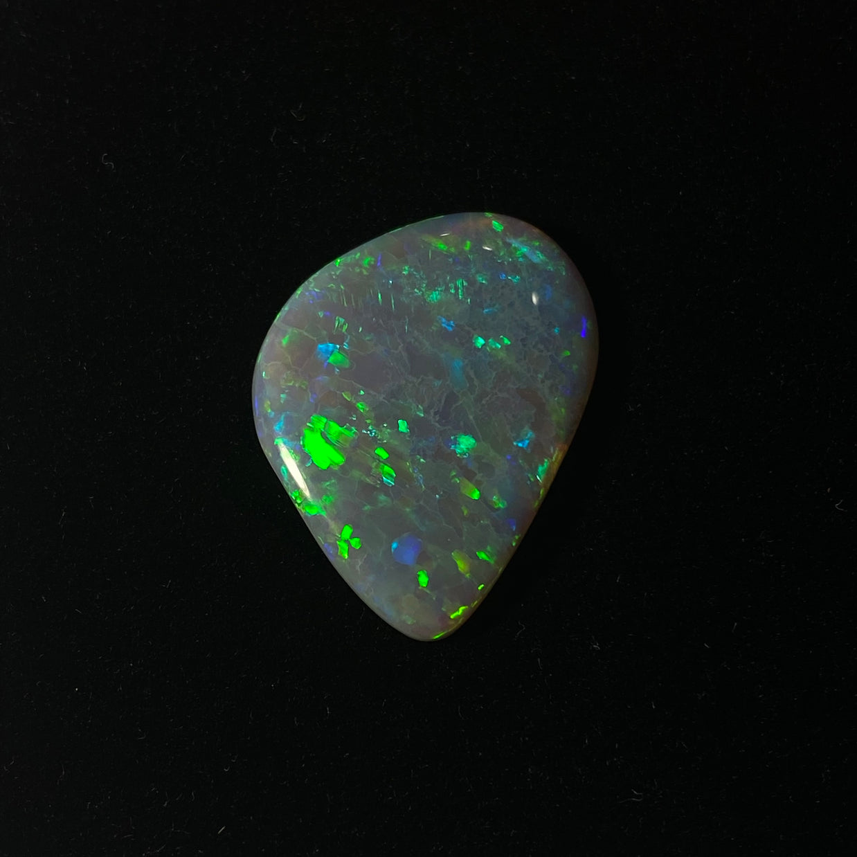 Solid crystal Opal - 11289