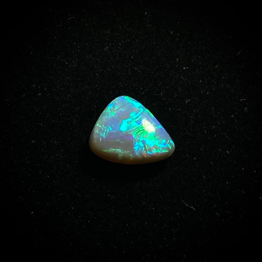 Massiver dunkler Opal – 11298