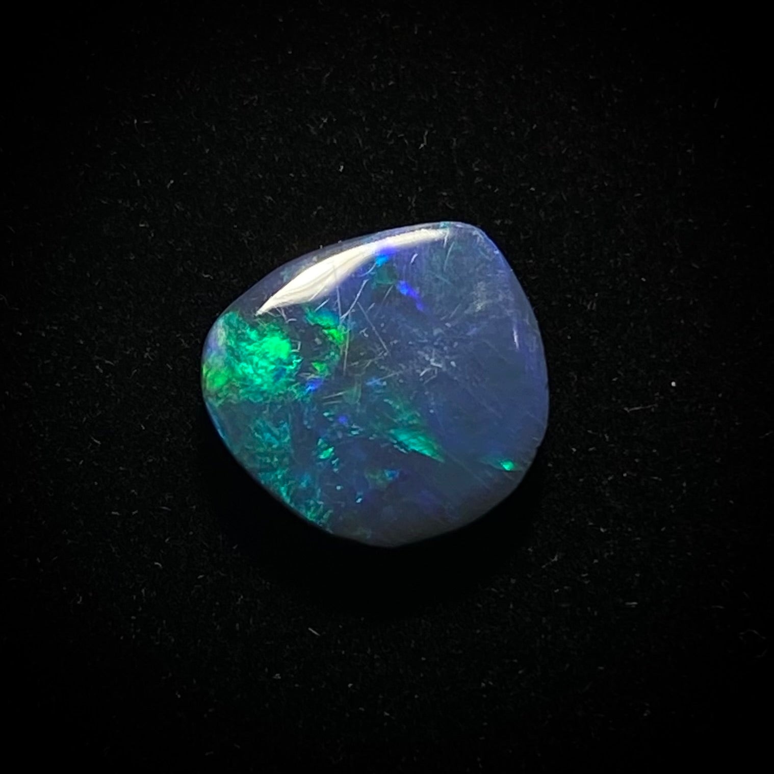 Massiver schwarzer Opal – 11344