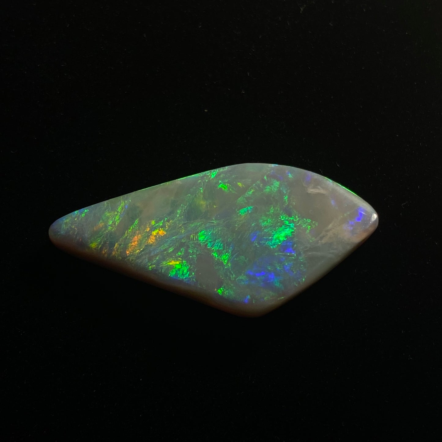 Solid mørk opal - 11361