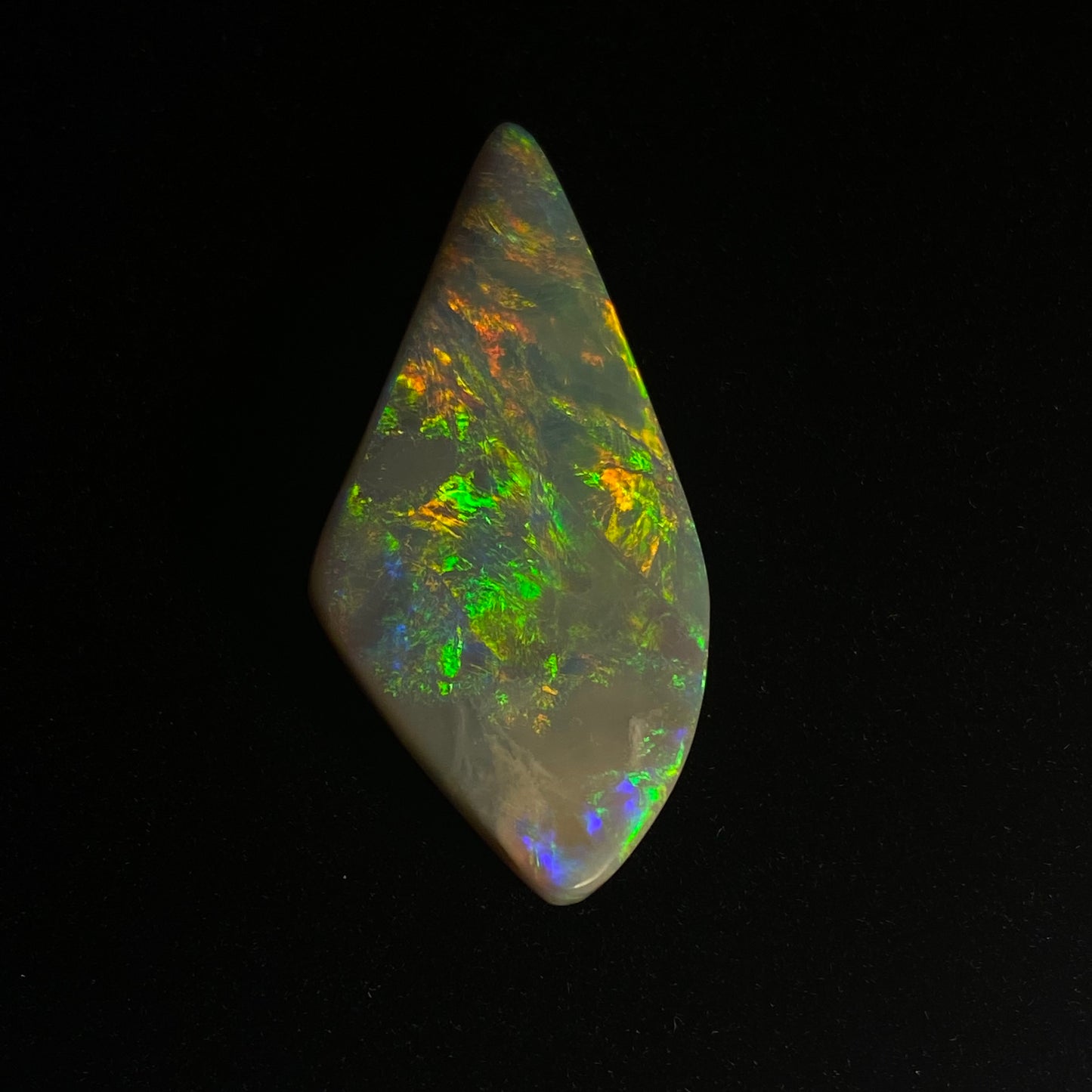 Solid mørk opal - 11361