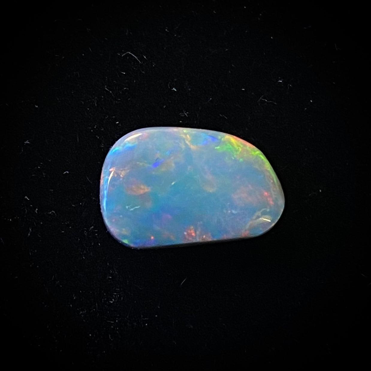 Solid mørk opal - 11399
