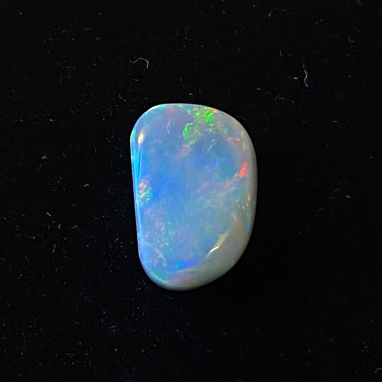 Solid mørk opal - 11399