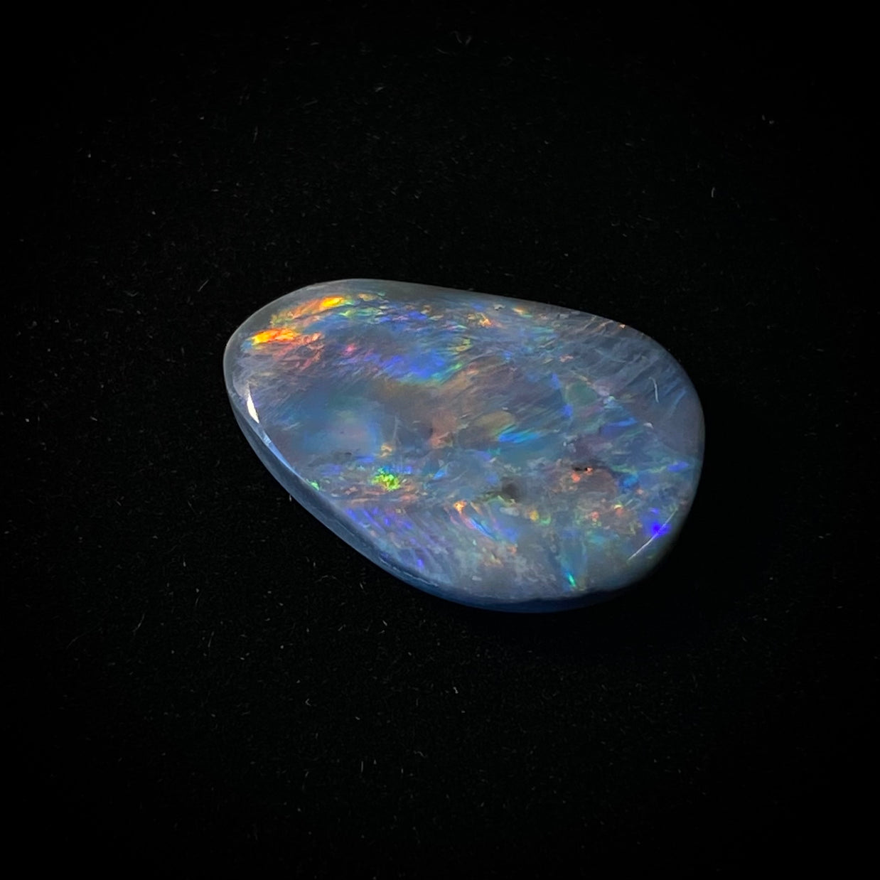 Solid mørk opal - 11403