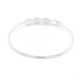 Elegant armbånd i sterling sølv fra Jensen Opals med 3 ovale opaler der sidder oven på armen. Undersiden af armringen.