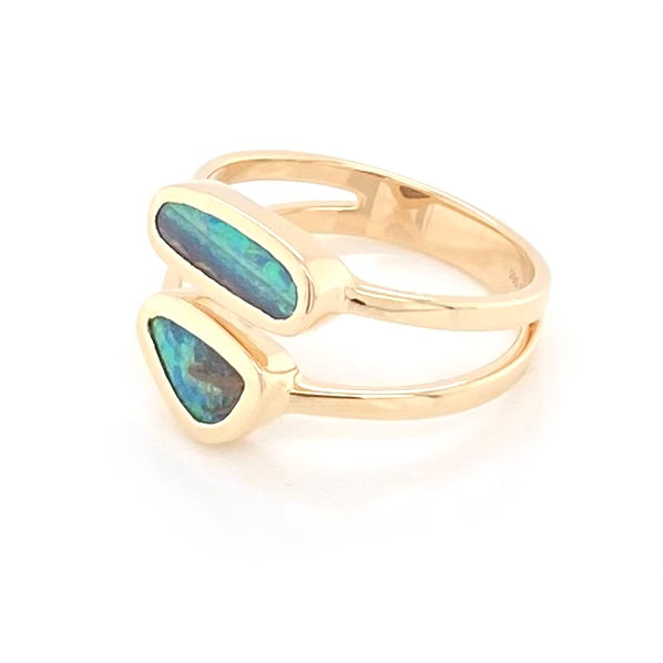 14 karat guld dobbelt ring med Boulder og mørk opal i rød blå og grønne farver