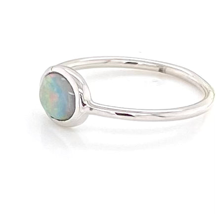 Sølv ring med oval orange og blå opal