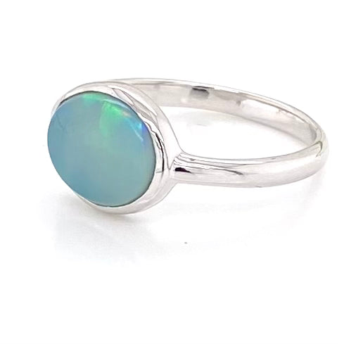 Sølv ring med lys blå opal