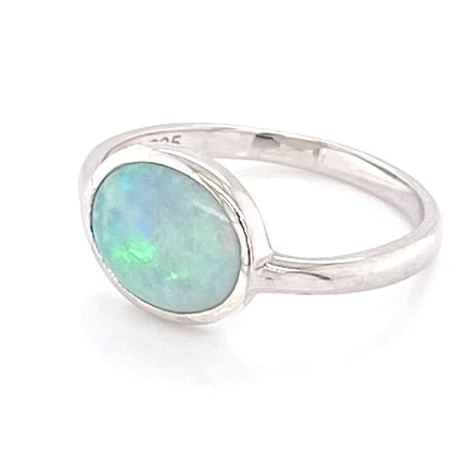 Sølv ring med lys grøn crystal opal