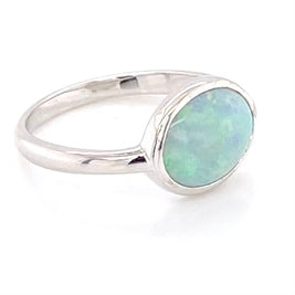 Sølv ring med lys grøn crystal opal
