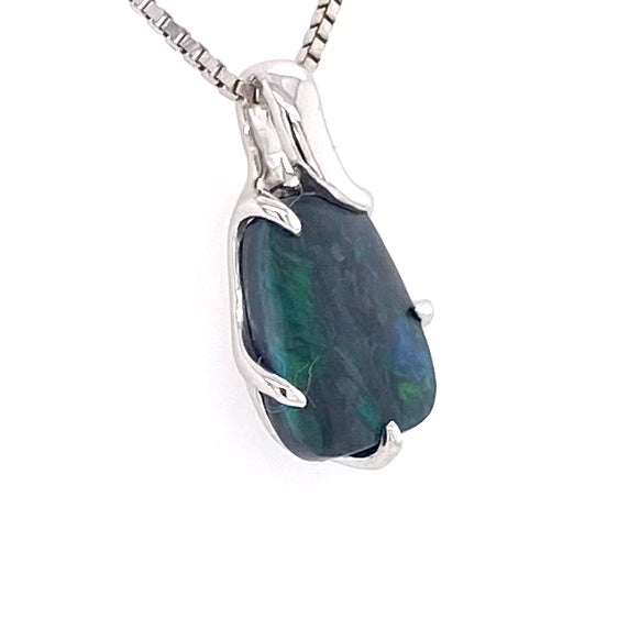 Ægte solid opal fra lightning Ridge, Australien indfattet i sterling sølv.