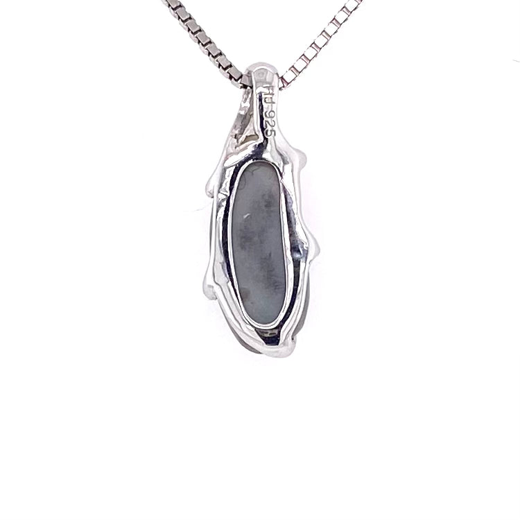 Ægte solid opal fra lightning Ridge, Australien indfattet i sterling sølv.