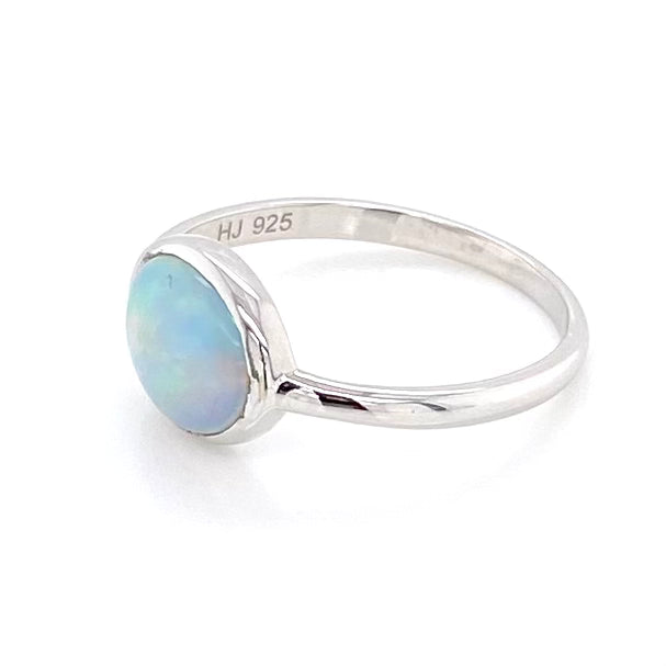 Ægte solid crystal opal fra Australien indfattet i sterling sølv.