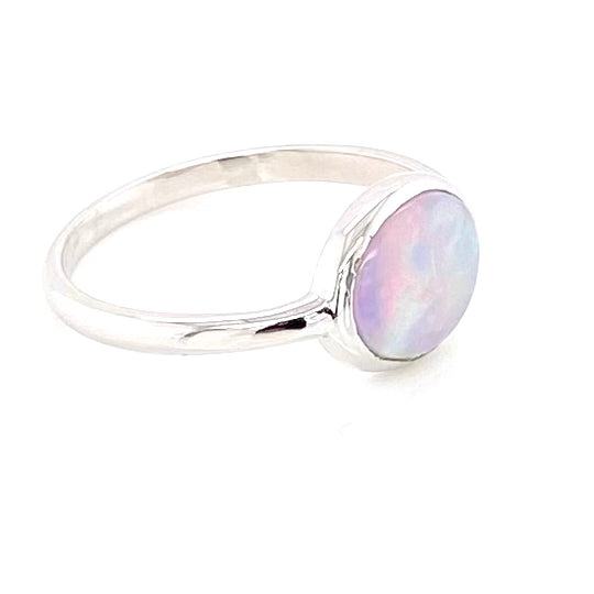Ægte solid crystal opal fra Australien indfattet i sterling sølv.