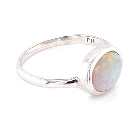 Ægte solid crystal opal fra Australien indfattet i sterling sølv.