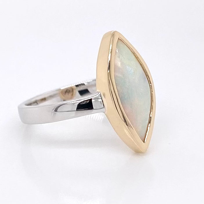 Ægte solid australsk opal i 14 Kt guld og sterling sølv.