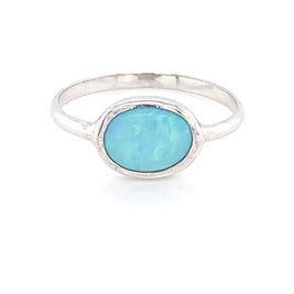 Ægte solid crystal opal fra Australien indfattet i sterling sølv.