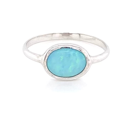 Ægte solid crystal opal fra Australien indfattet i sterling sølv.