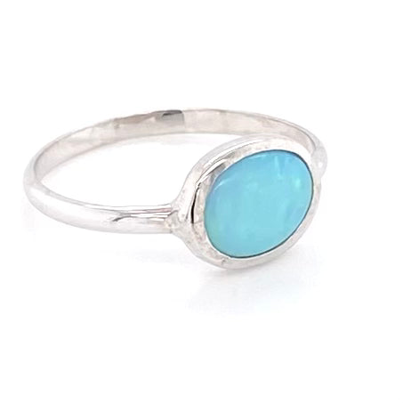 Ægte solid crystal opal fra Australien indfattet i sterling sølv.