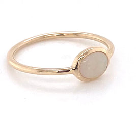 Ægte solid crystal opal fra Australien indfattet i 14 karat guld.