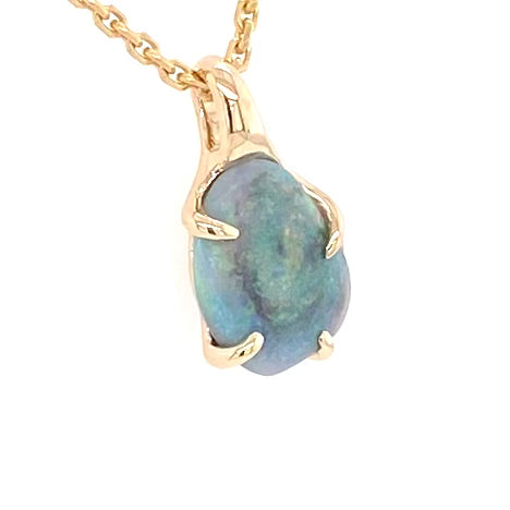 Vedhæng med en ægte solid krystal opal fra Lightning Ridge, Australien indfattet i 14 karat guld. Opalen er 1,16 ct, og bodytone er N6.
