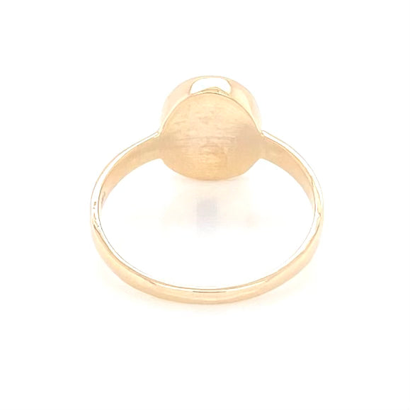 Ring med solid crystal opal fra Australien indfattet i 14 kt. guld. Kommer med certifikat.
