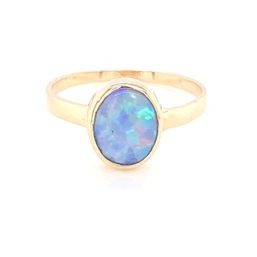 Ring med solid crystal opal fra Australien indfattet i 14 kt. guld. Kommer med certifikat.