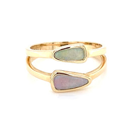 Ring med ægte solide boulder opaler fra Australien indfattet i 14 karat guld. Ringen kommer med  certifikat.