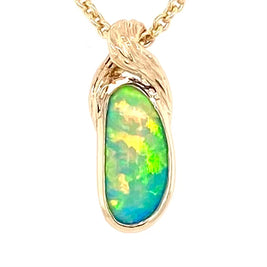 Vedhæng med en ægte solid krystal opal fra Australien indfattet i 14 karat guld. Opalen er 0,88 ct.