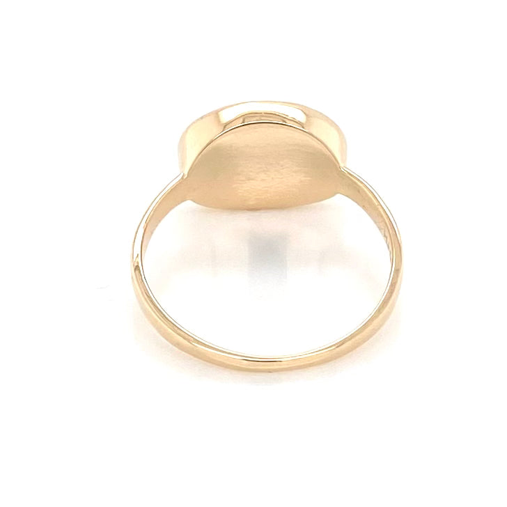 Ring med ægte solid crystal opal fra Australien indfattet i 14 karat. guld. Opalen vejer 1,23 ct.