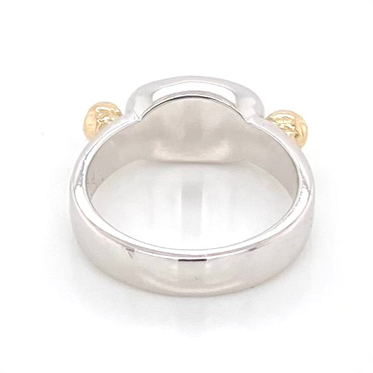 Ægte solid crystal opal fra Australien indfattet i sterling sølv med 14 karat guld detaljer.