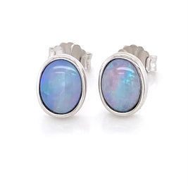 Opal ørestikkerne har ægte solide Australske krystal opaler indfattet i blankt sterling sølv.