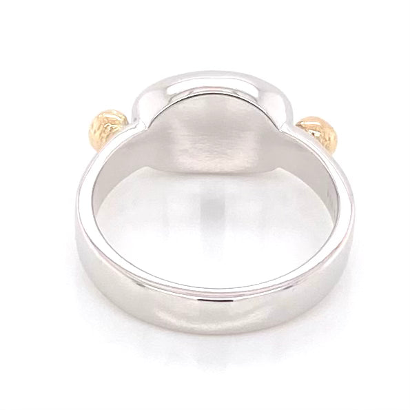 Ægte solid crystal opal fra Australien indfattet i sterling sølv med 14 karat guld detaljer.