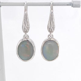Ørehængere med ægte solide crystal opaler fra Australien, indfattet i sterling sølv.