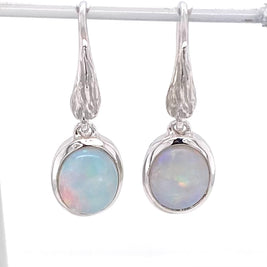 Ørehængere med ægte solide crystal opaler fra Australien, indfattet i sterling sølv.