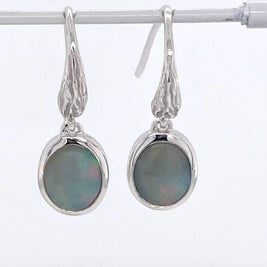 Ørehængere med ægte solide crystal opaler fra Australien, indfattet i sterling sølv.