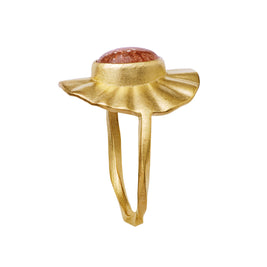 Lotus ring fra Maansten. Forgyldt sølv.
