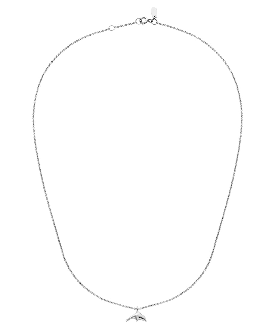 Tide halskæde fra Maanesten. Sterling sølv med delfin vedhæng.