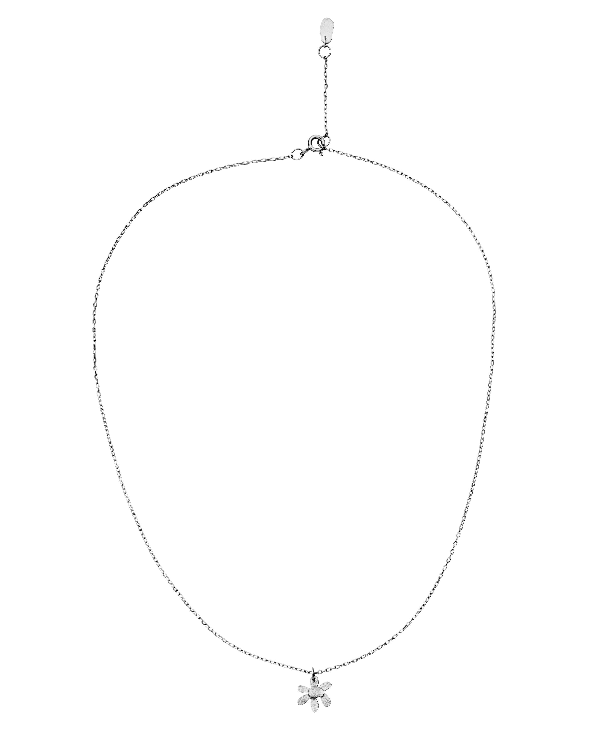 Mimi halskæde fra Maanesten. Sterling sølv med lille blomst.