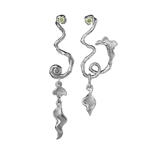 Magnoli øreringe fra Maanesten i sterling sølv.