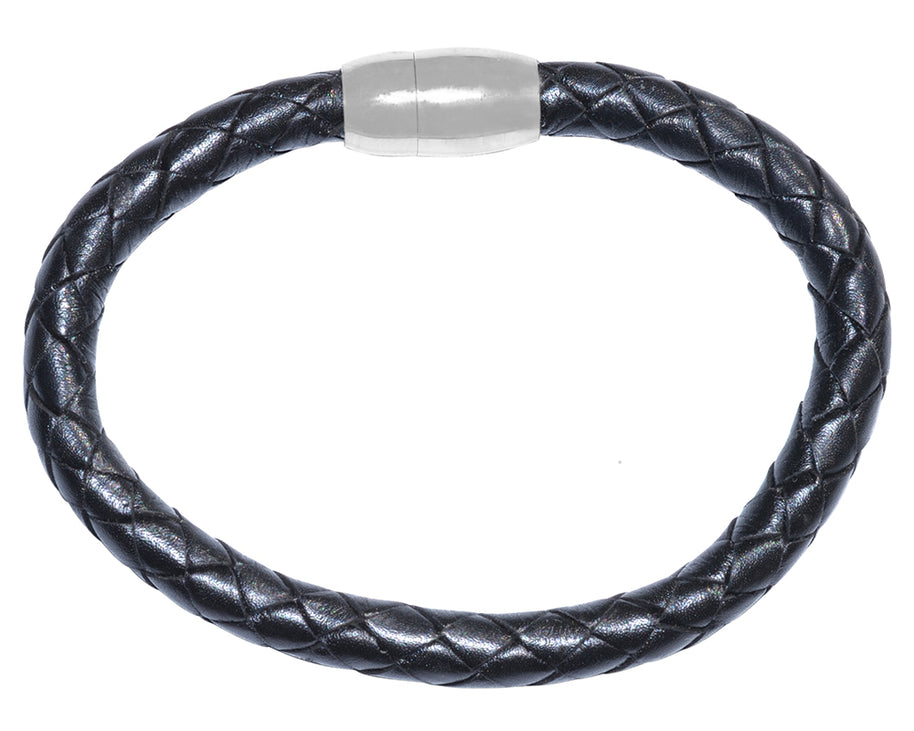 Armbånd udført af ægte håndflettet kænguro læder og låsen er magnetisk rustfri stål. 