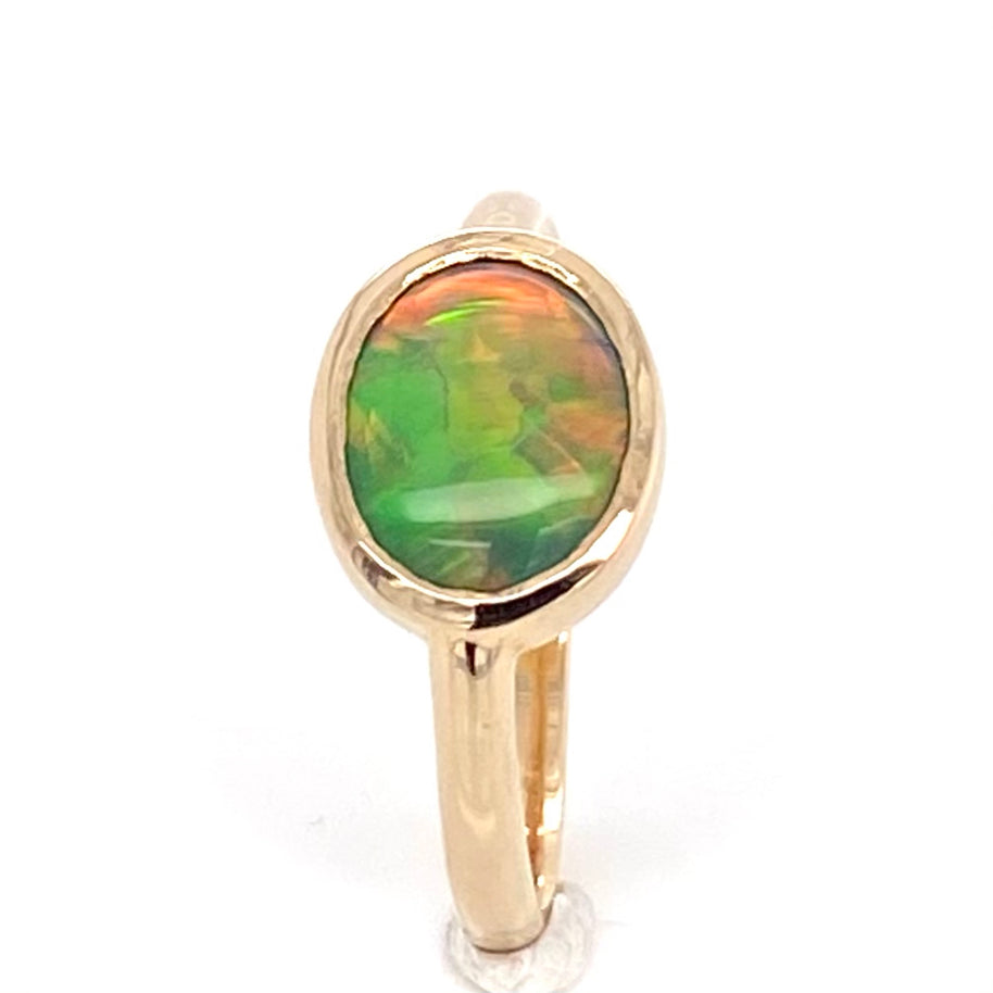 Ring i 14 karat guld med ægte solid  "Fire opal" fra vores opalmine i Lightning Ridge, Australien.